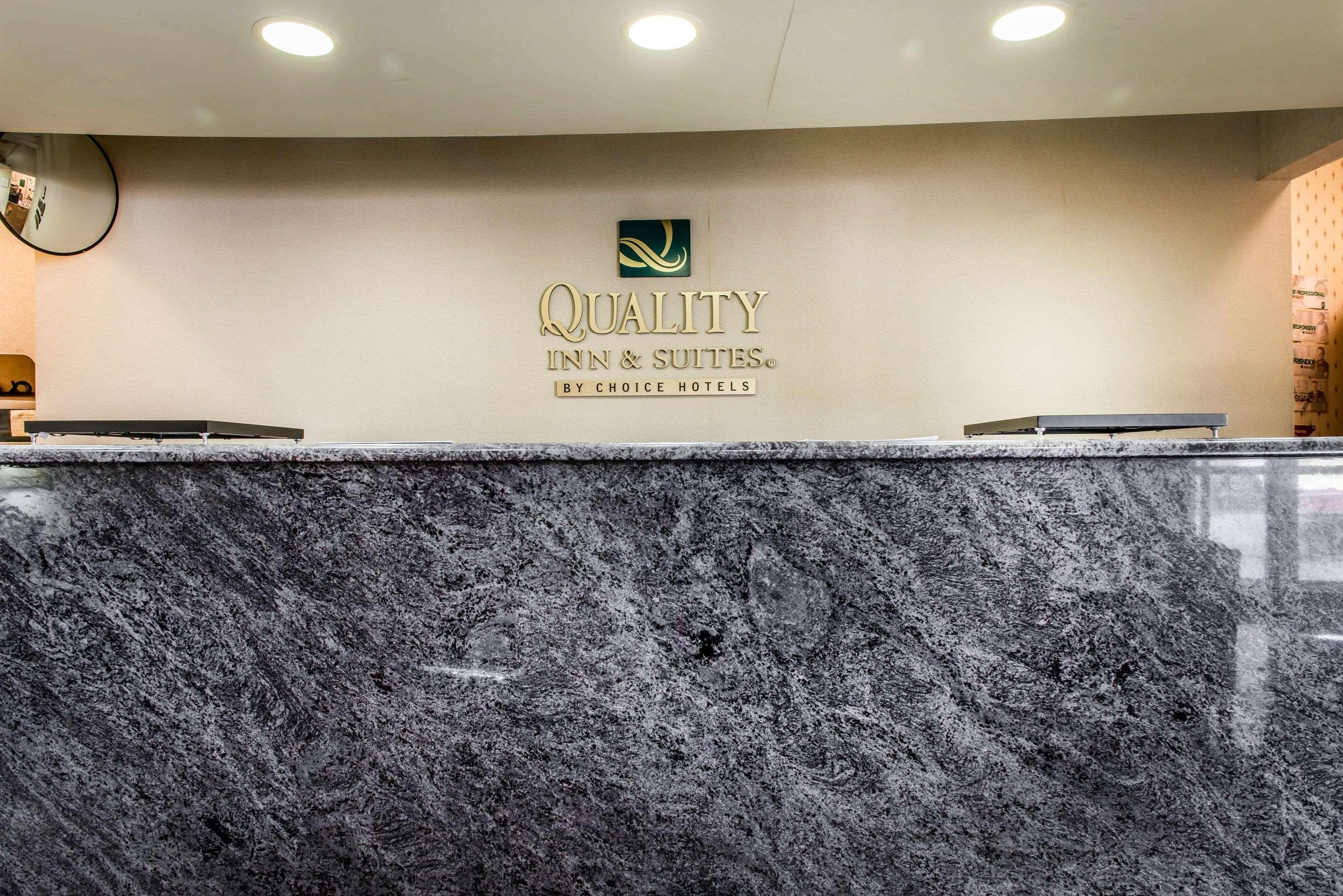 Quality Inn & Suites Fairview  Esterno foto