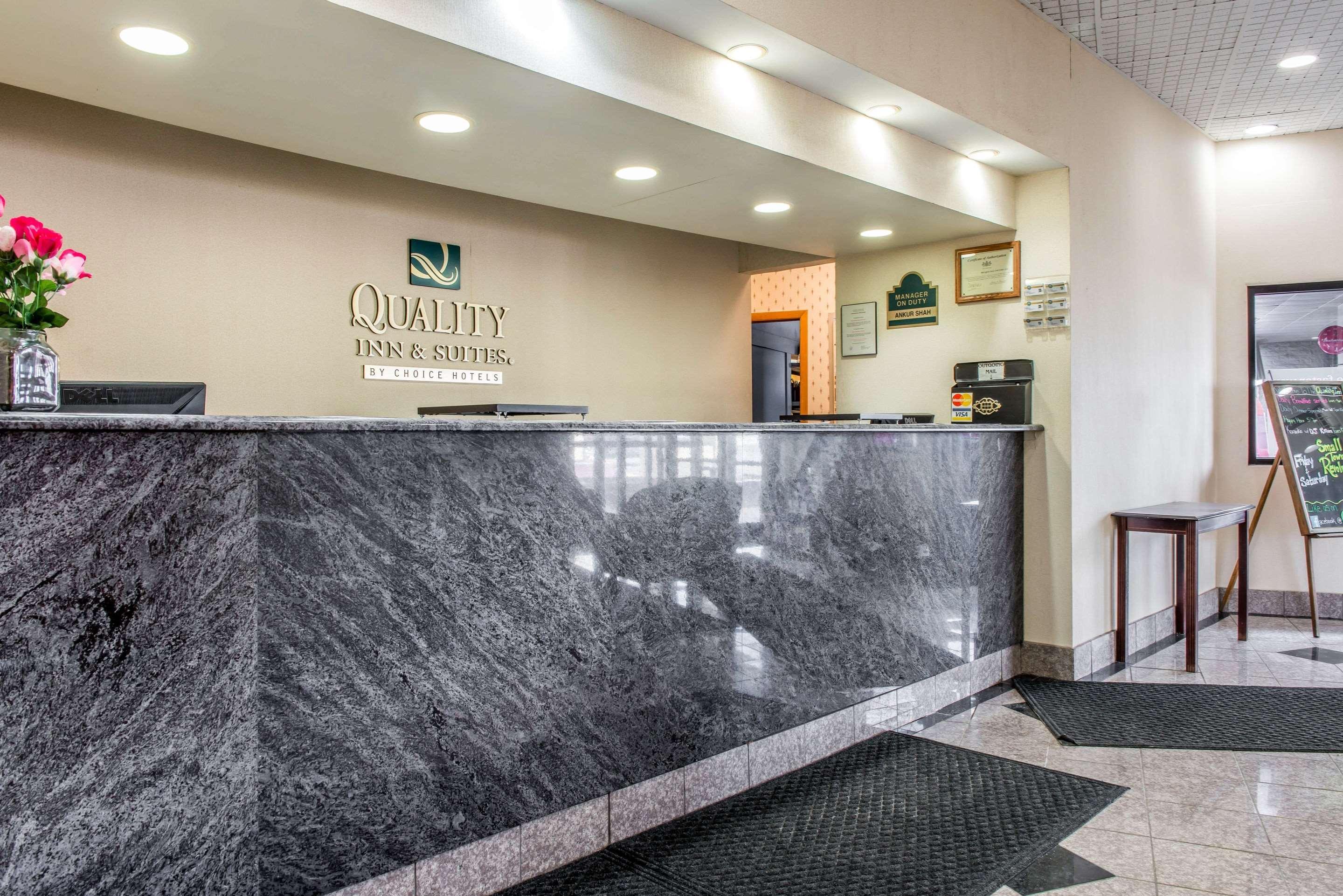 Quality Inn & Suites Fairview  Esterno foto