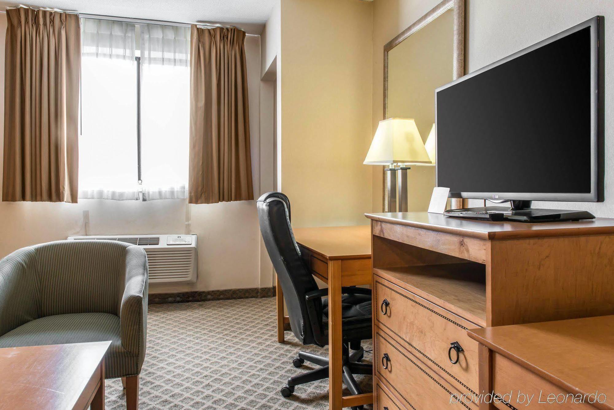 Quality Inn & Suites Fairview  Esterno foto